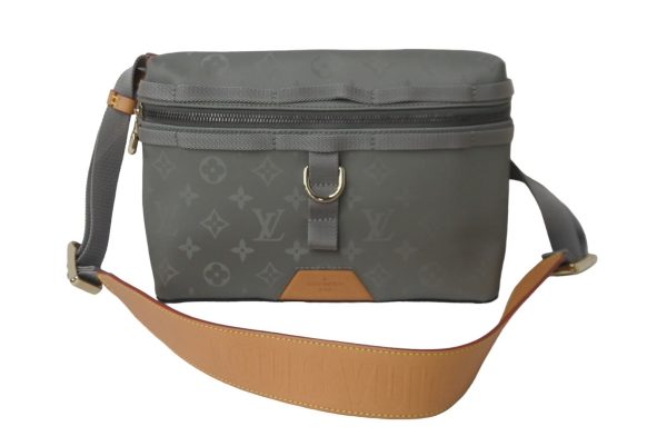 62524 d1 Louis Vuitton Messenger PM Monogram Titanium Gray