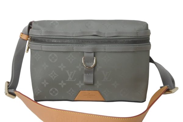 62524 d2 Louis Vuitton Messenger PM Monogram Titanium Gray