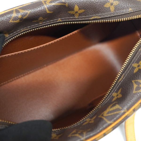 7 15 Louis Vuitton Shite MM Bag