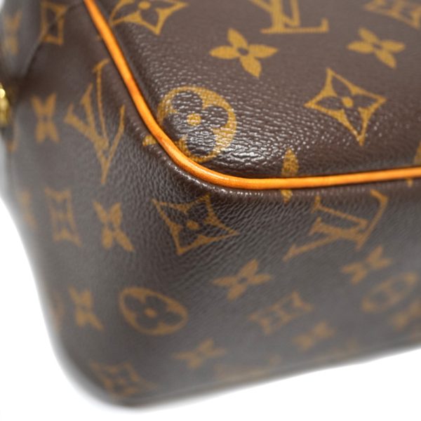 7 6 Louis Vuitton Shite MM Bag