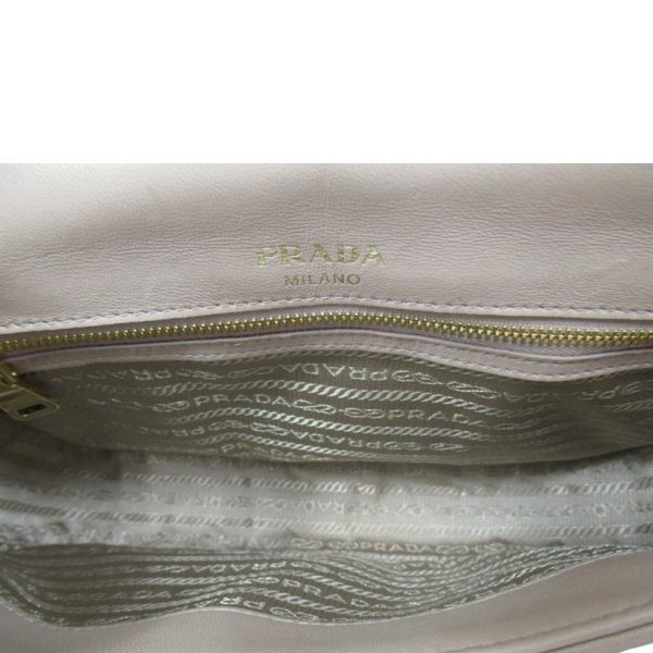 70447 5 Prada Chain Shoulder Bag GatCocod