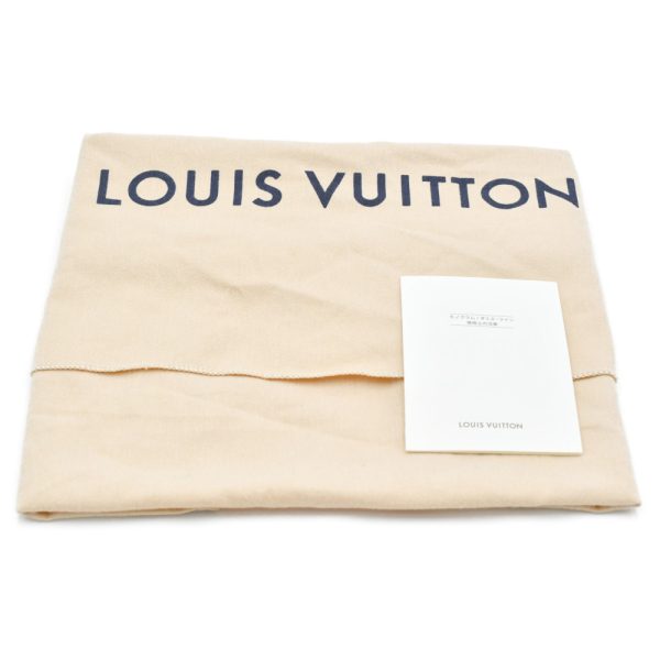 7523f050001 8 LOUIS VUITTON Match Point Messenger shouder bag White