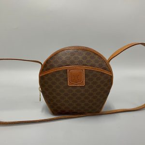 760k760 36682 1 Louis Vuitton Avenue Sling Bag Taiga Gray