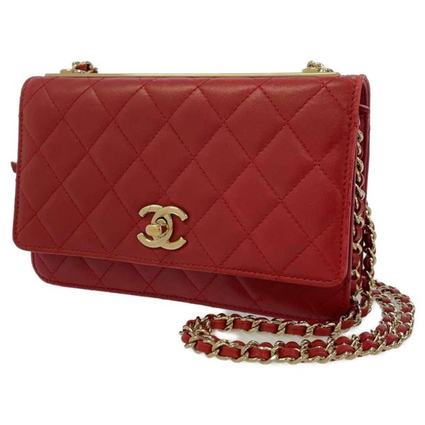 9107199 01 Chanel Chain Wallet Matelasse Lambskin Red