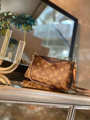 95542 1 Louis Vuitton Papillon 26 Handbag Monogram Brown