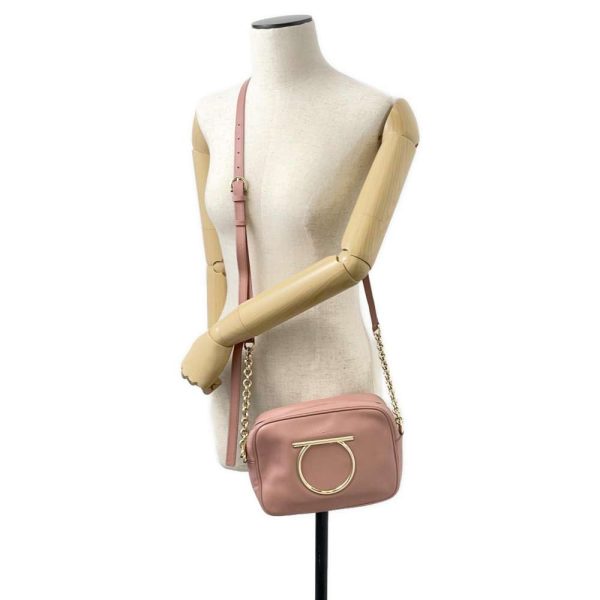 9566927 04 Ferragamo Gancini Shoulder Bag Pink