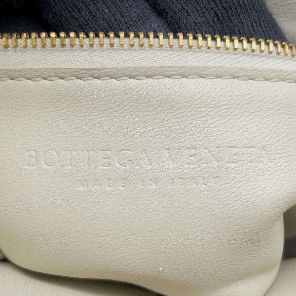 9606180 16 Bottega Veneta Padded Cassette Maxi Intrecciato Shoulder Bag White