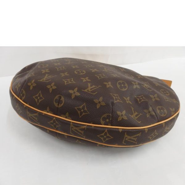 97675 4 Louis Vuitton Croissant GM