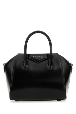 9db11a33611ee90 ia 1 Salvatore Ferragamo Leather Shoulder Bag Black