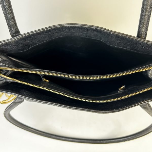 a 1599011 Chanel Coco Charm Caviar Skin Tote Bag Black