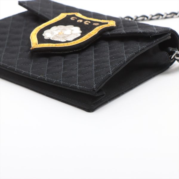 ap050876 2 Chanel Camellia Cotton x Leather Chain Shoulder Bag Matelasse Patch