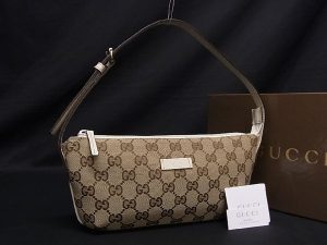 av1056 2 Louis Vuitton Musette Tango Short Shoulder Bag Monogram