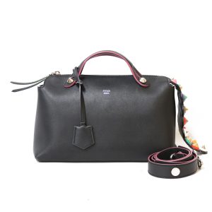 brb36809029 1 Salvatore Ferragamo Vara Shoulder Bag Leather Black