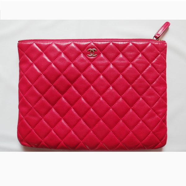 c16 3173 Chanel Matelasse Clutch Bag Pink