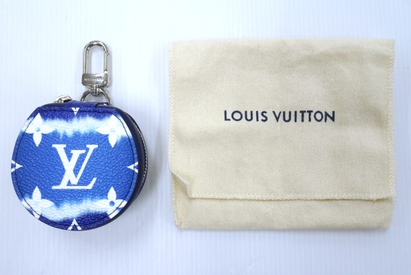 compass1719028288 Louis Vuitton LV Escal Earphone Case Charm Blue