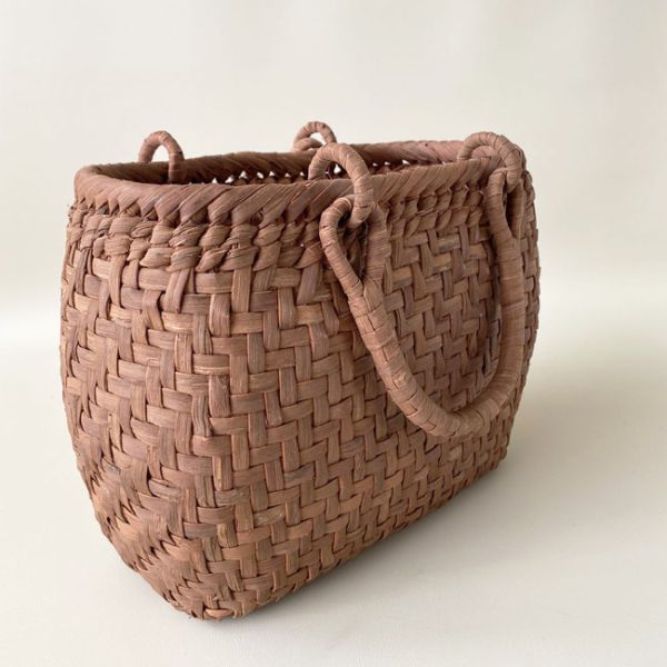 d2 Kagoya Wild Grape Small White Leather Basket Bag Brown