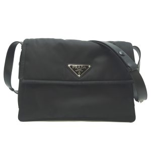 dh81805 1 Salvatore Ferragamo Clutch Bag Black Leather