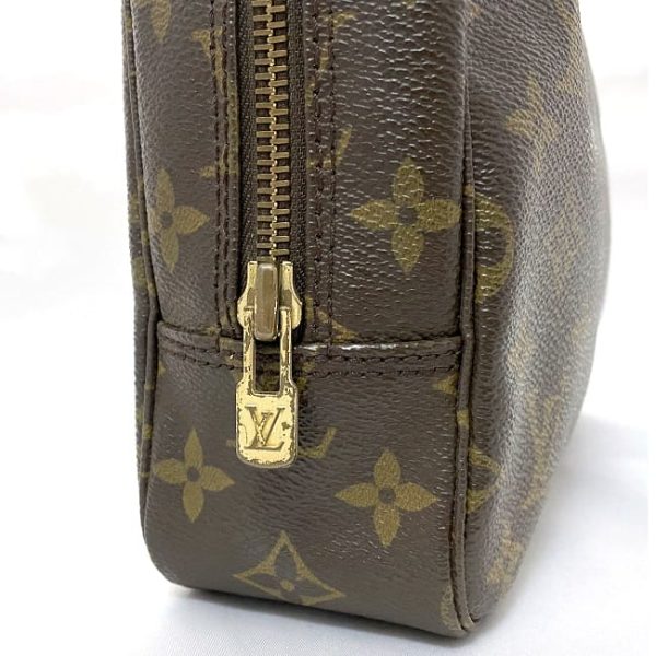 ec17265 6 Louis Vuitton Truth Toilette 23 Pouch Monogram Brown