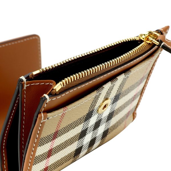 gbb8070415a7026 6 Burberry Trifold Wallet Check Beige Brown