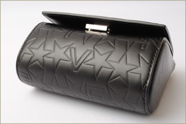 giv 18 002 6 GIVENCHY Pouch Chain Bag Black Silver