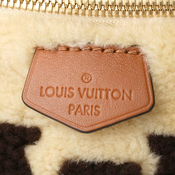 glvm23715 6 Louis Vuitton Waist Bag Ski Bum Beige