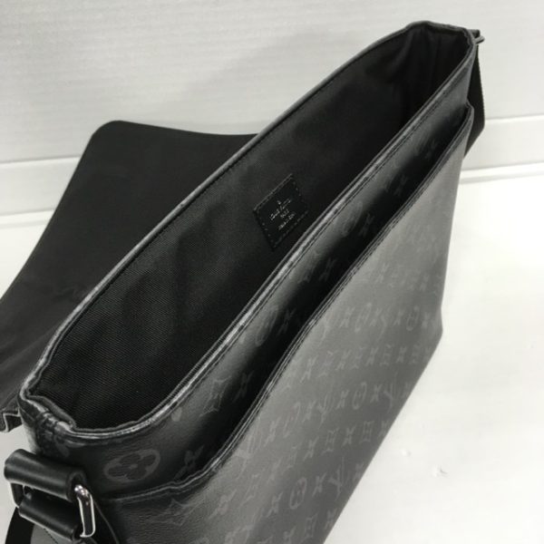 img 2516 Louis Vuitton District MM Monogram Eclipse Messenger Bag Black x Gray