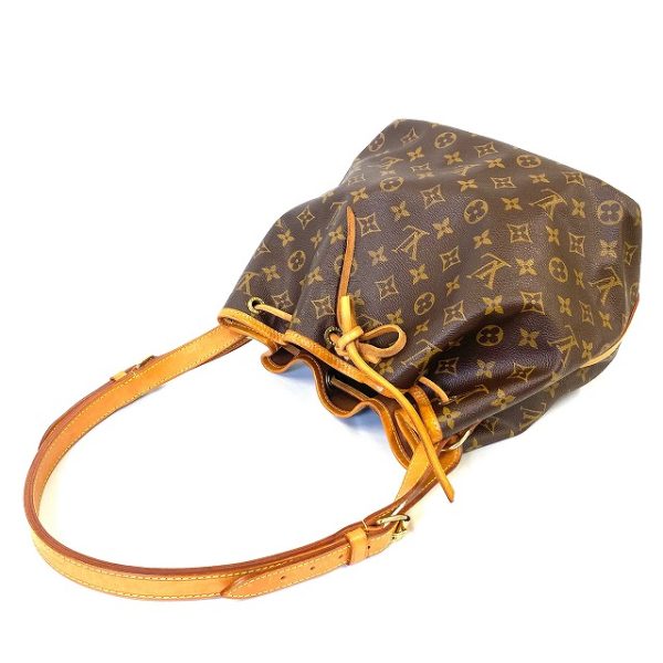 imgrc0080236446 Louis Vuitton Petit Noe Shoulder Bag Monogram Brown