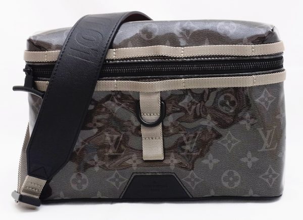 imgrc0084289825 Louis Vuitton Eclipse Glaze Messenger Bag PM