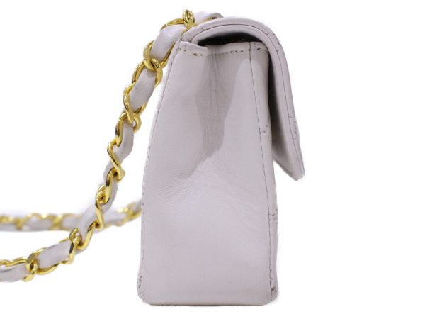 imgrc0088787896 Chanel Mini Matelasse 14 Chain Shoulder White Gold