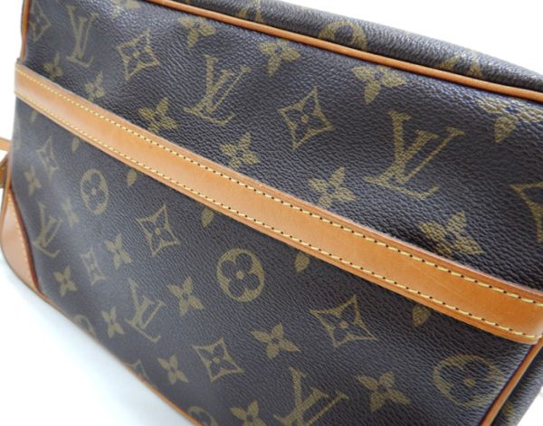 imgrc0092899597 Louis Vuitton Monogram Trocadero Shoulder Bag Leather Brown