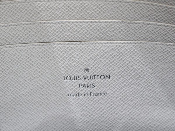 imgrc0093073264 Louis Vuitton Pochette Discovery PM Clutch Bag Monogram Taigarama