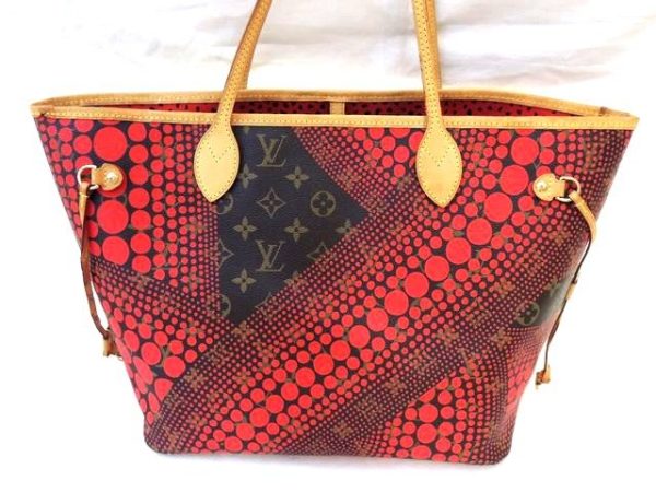 imgrc0093131104 Louis Vuitton Neverfull MM Yayoi Kusama Monogram Wave