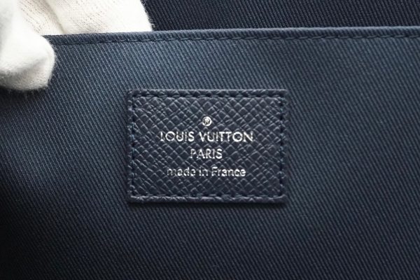 imgrc0094283395 Louis Vuitton Pochette Joule GM Monogram Cobalt Navy