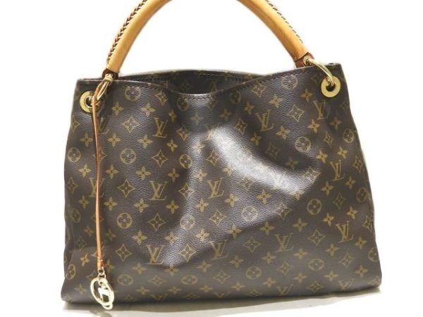 imgrc0094734872 Louis Vuitton Artsy Mm One Shoulder Bag Leather