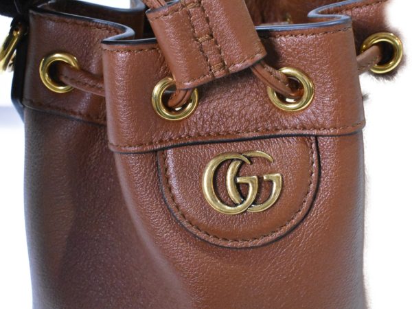 imgrc0095953159 Gucci Diana Mini Bucket Bamboo Brown