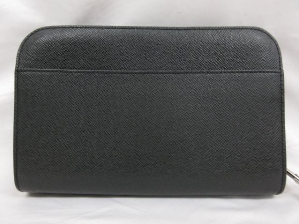 imgrc0099972577 Louis Vuitton Baikal Taiga Clutch Ardoise Black