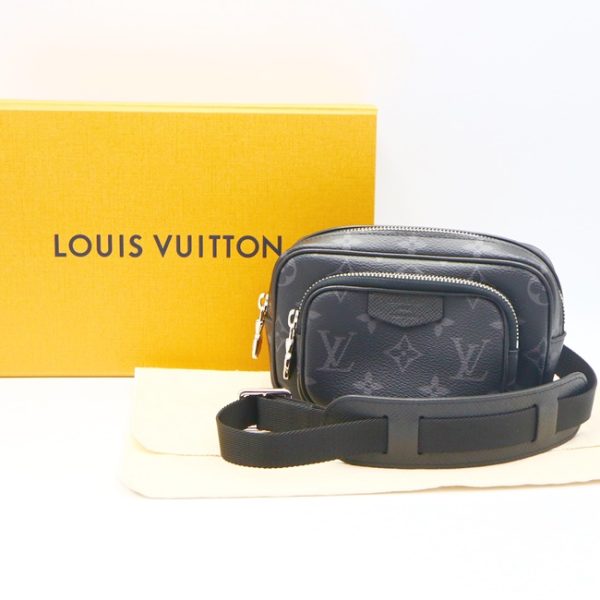 imgrc0101857086 Louis Vuitton Taigarama Outdoor Pochette Crossbody Bag Nylon Gray