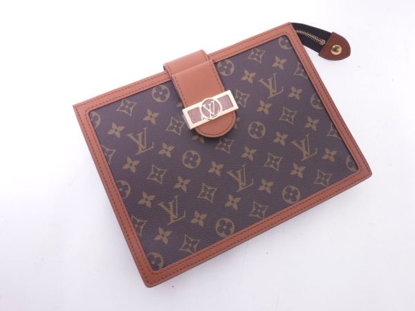 imgrc0103368108 Louis Vuitton Pochette Dauphine Clutch Bag Monogram Reverse