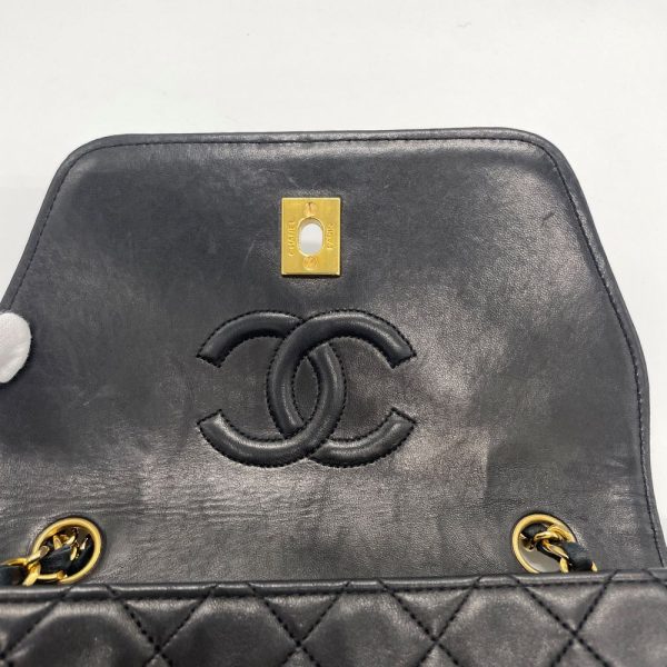 imgrc0104497058 Chanel Matelasse Trapezoidal Chain Shoulder Turn Lock Lambskin