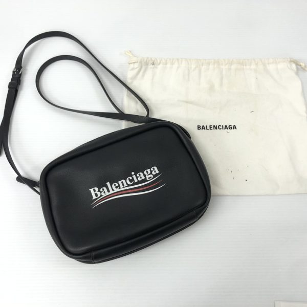 imgrc0109780293 Balenciaga Everyday Camera Shoulder Bag Black