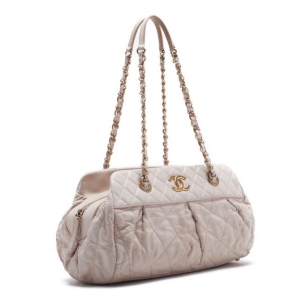 imgrc0124778394 Chanel Matelasse Double Chain Shoulder Bag Ivory