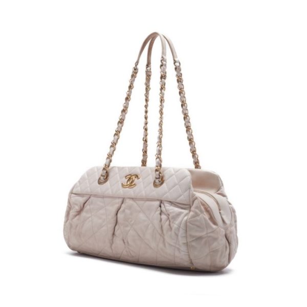 imgrc0124778396 Chanel Matelasse Double Chain Shoulder Bag Ivory