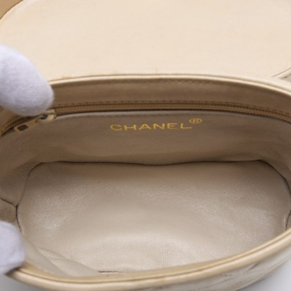 imgrc0126163739 Chanel Matelasse Chain Shoulder Bag Beige