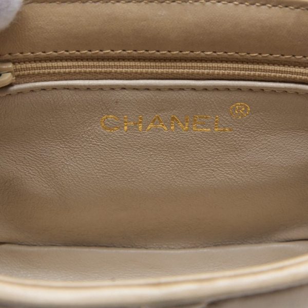 imgrc0126163740 Chanel Matelasse Chain Shoulder Bag Beige