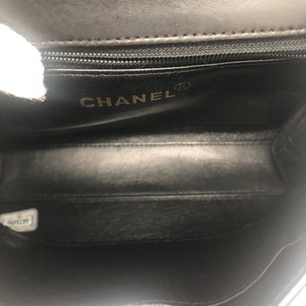 imgrc0170777362 Chanel Classic Flap Shoulder Bag Black