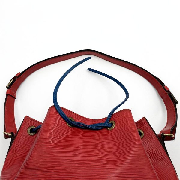 itofv9c5npxc 8 Louis Vuitton Petit Noe Epi Shoulder Bag Red Blue