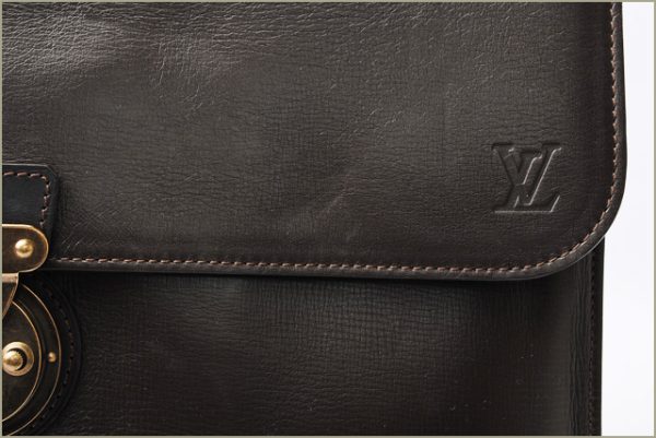 l 18 0025 9 Louis Vuitton Apash Utah Document Bag Brown