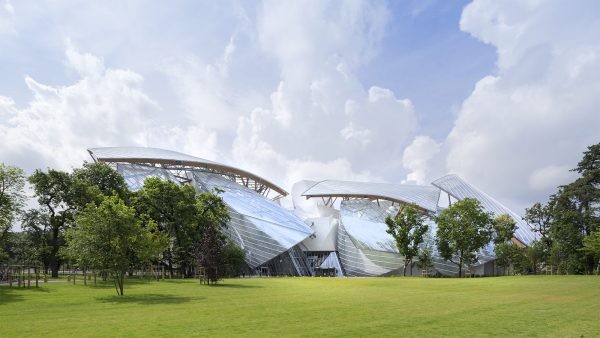 landscape 1600w Fondation Louis Vuitton Tote Bag White Gray