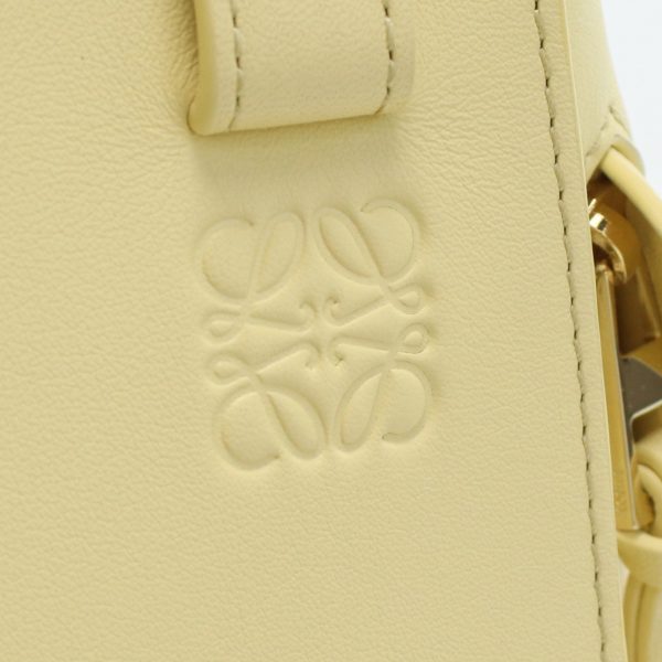 loea538h13x10021 2 LOEWE Tote Bag Leather Vanilla