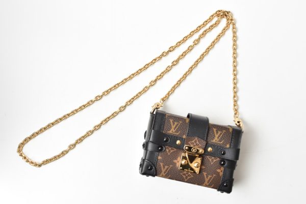 lv 201020 1 3 LOUIS VUITTON Un Shoulder Bag